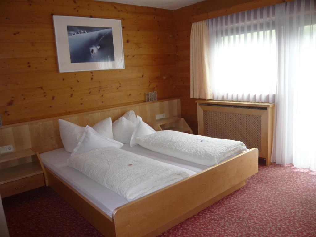 Pension Kristall Neustift im Stubaital Chambre photo