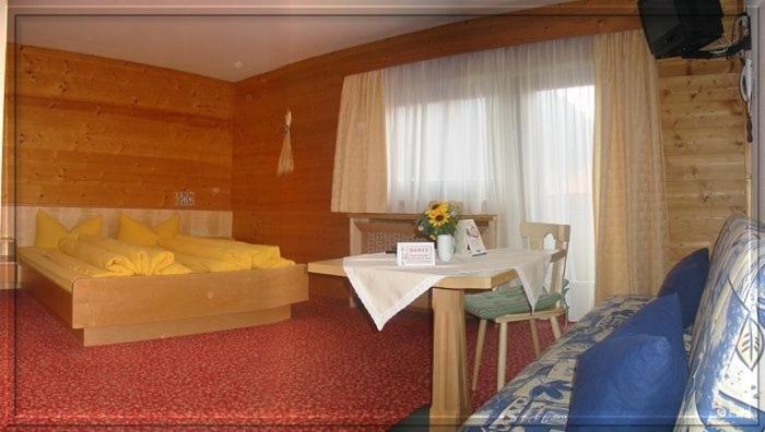 Pension Kristall Neustift im Stubaital Chambre photo